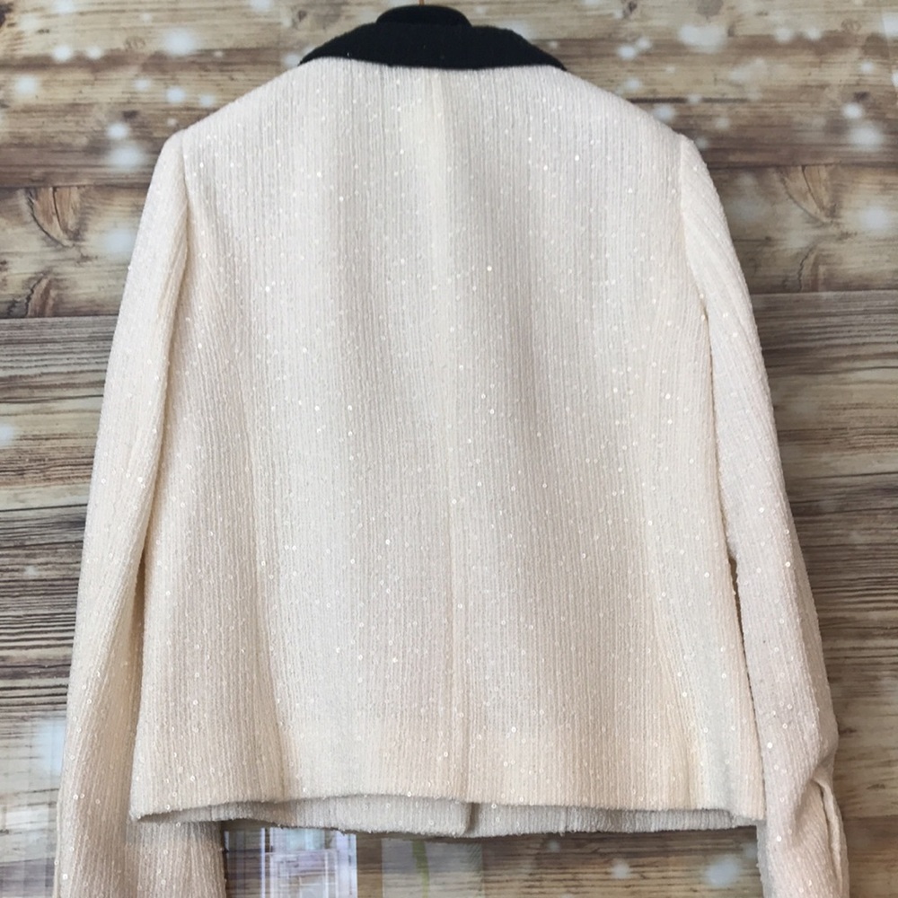 🔥sold🔥Authentic Chanel white sequin blazer-size 38 (med)* - Picture 8 of 16